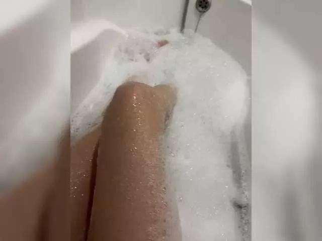 Offline aleksandra-lis-1998 on BongaCams