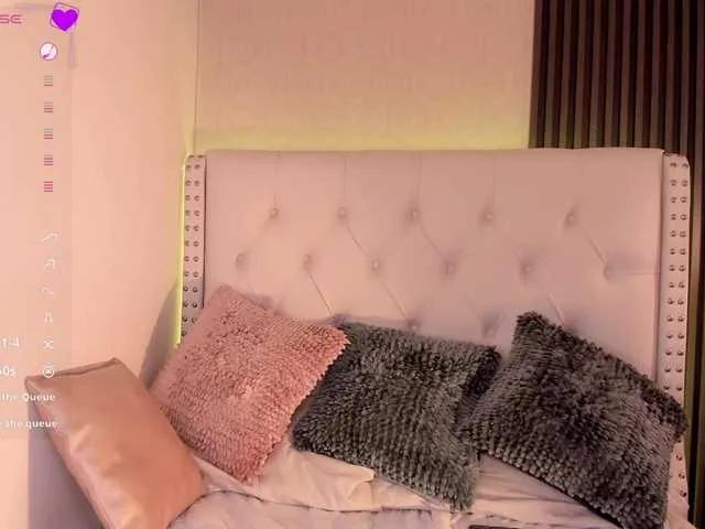 Freechat aliscollins on BongaCams