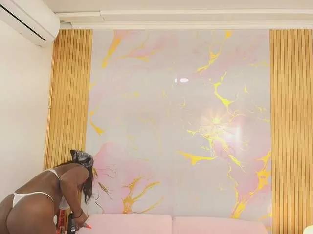 Offline AlishaDixon on BongaCams