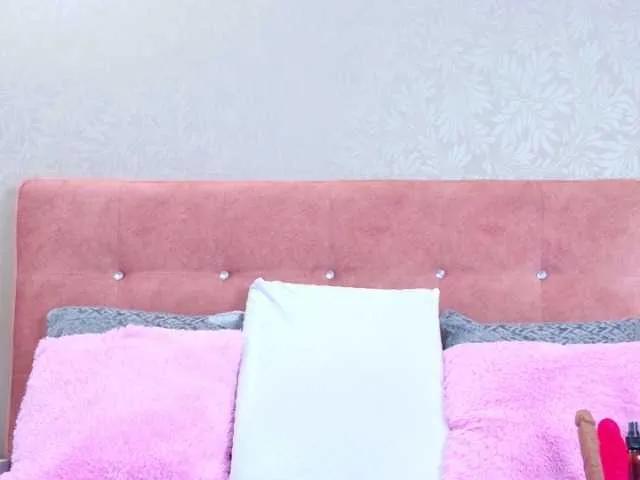 Offline AlliciaKim on BongaCams