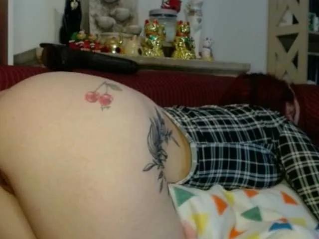 Offline AmelieandRoss on BongaCams