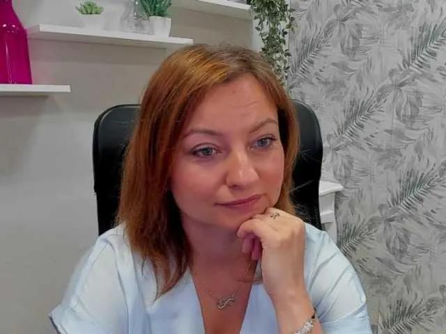 Offline angelaLove13 on BongaCams