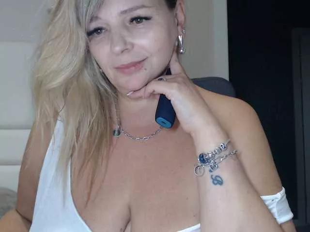 Offline aniutkamau on BongaCams