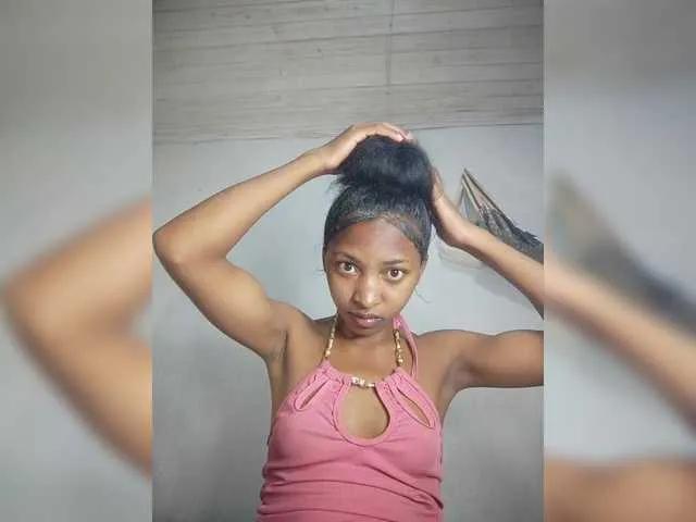 Offline Annais19 on BongaCams