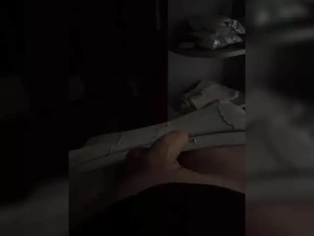 Offline Anon453 on BongaCams