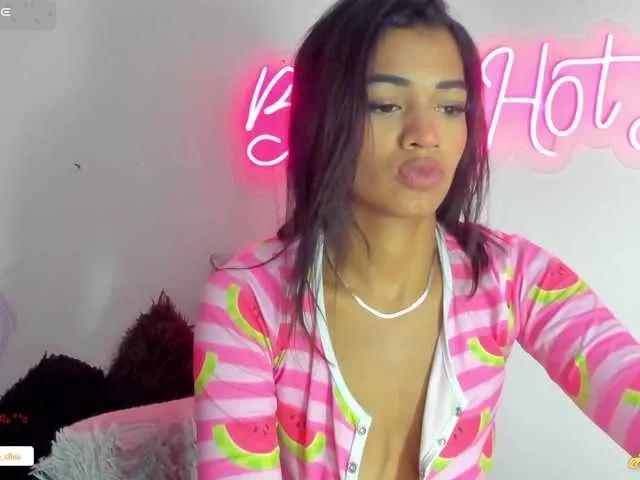 Offline BarbieHotLaura on BongaCams