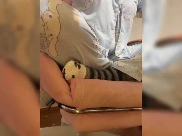 Offline beyoursound on BongaCams