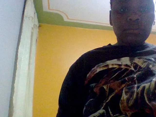 Freechat Bursty-Monique on BongaCams