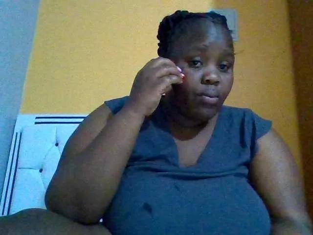 Freechat Bursty-Monique on BongaCams