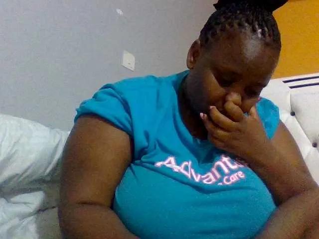 Freechat Bursty-Monique on BongaCams