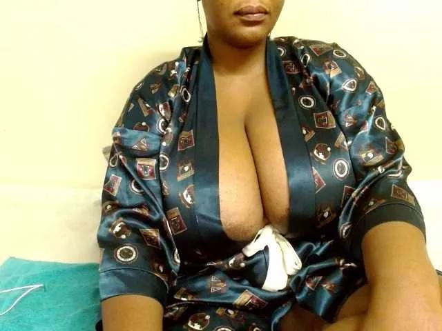 Offline BustyBabeXX on BongaCams