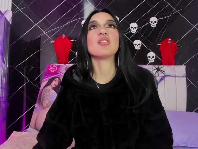 Offline candy-leila on BongaCams