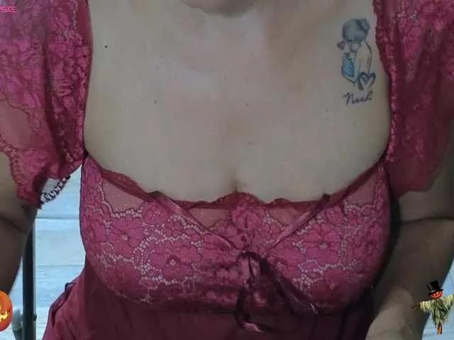 Offline caro-hot on BongaCams