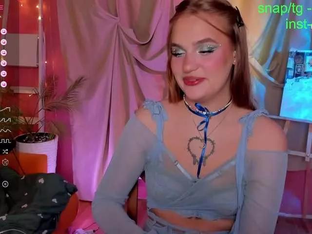 Offline CarolineLovers on BongaCams