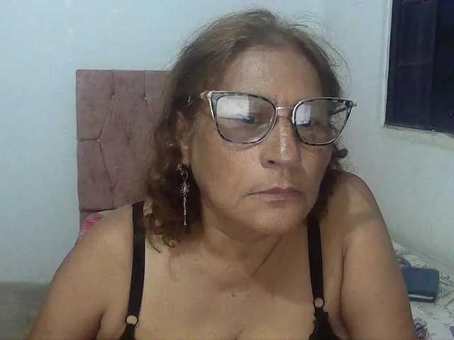 Freechat charrysexy on BongaCams