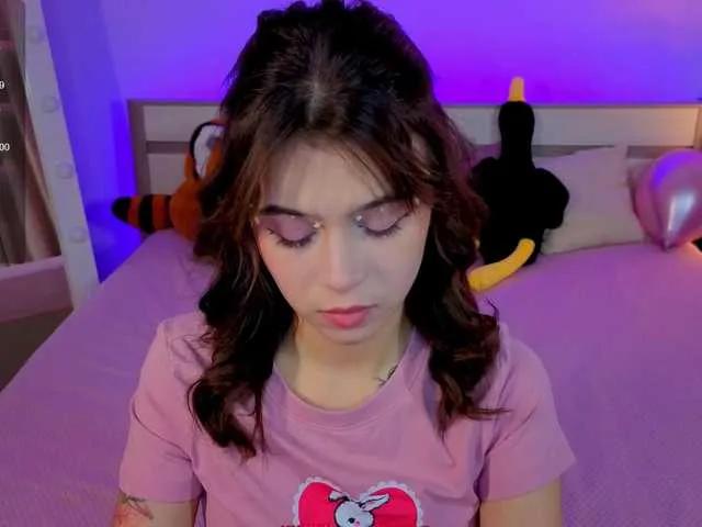 Freechat CoralineJones on BongaCams