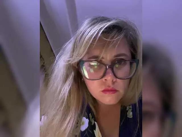 Offline Crystal00Girl on BongaCams