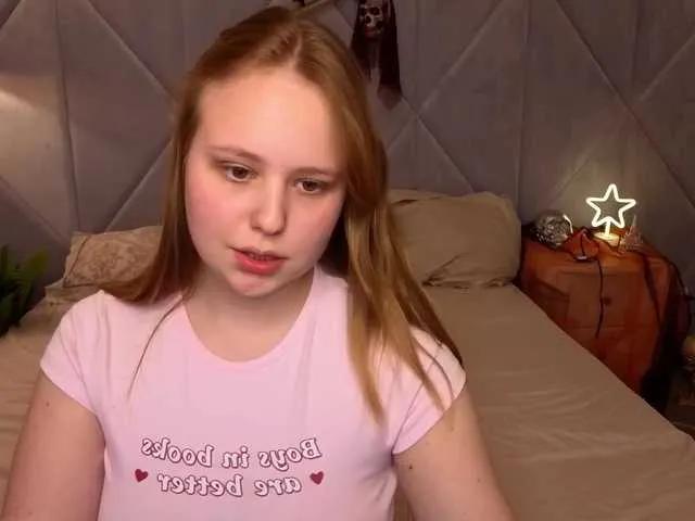 Offline CrystallPaws on BongaCams