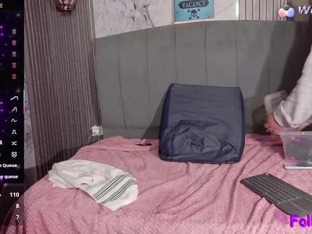 Offline Danielaa-a on BongaCams