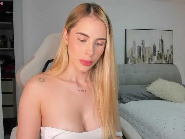 Offline Danyblonde on BongaCams