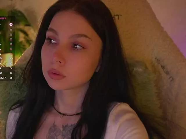 Offline DrammaQueennnn on BongaCams