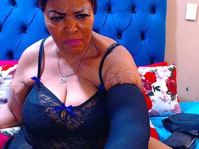 Freechat Ebonycandy10 on BongaCams