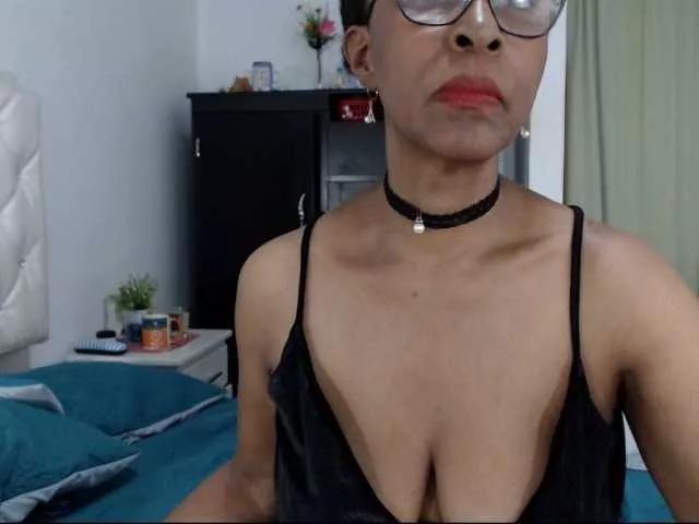 Offline ebonymilf on BongaCams