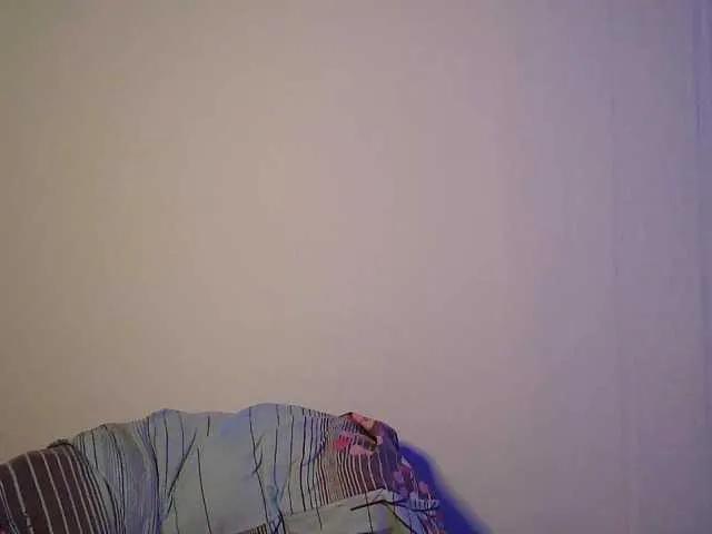 Offline ElenaV5 on BongaCams