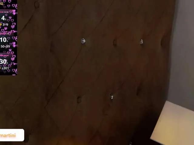 Offline EllieMartini on BongaCams