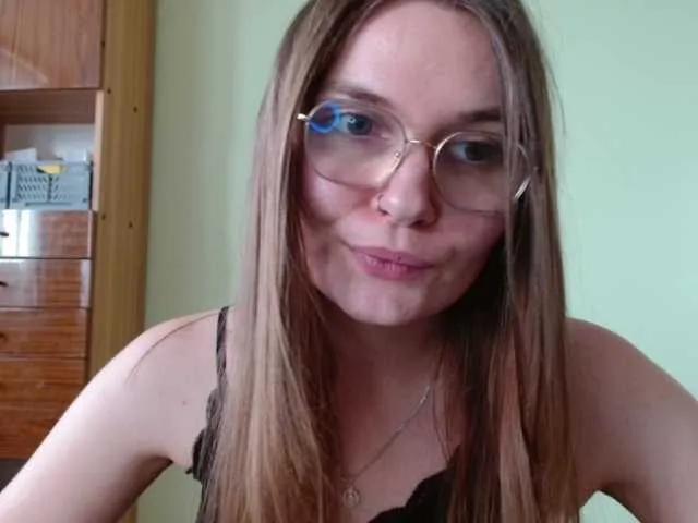 Ellyxcute on BongaCams 