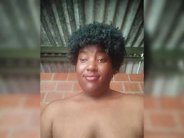 Offline EmiliAddams on BongaCams