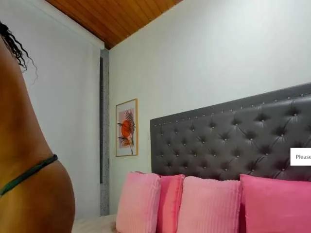 Offline EmiliBonie on BongaCams