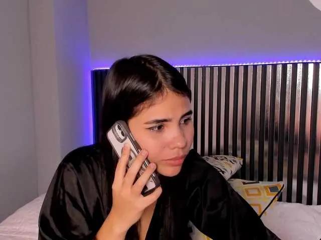 Offline EmilyBeltonn on BongaCams