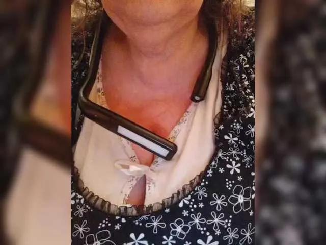 Offline EmpressLady on BongaCams