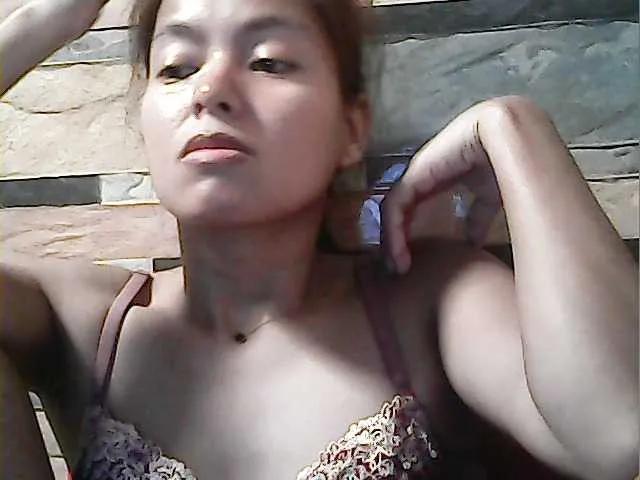 Freechat flowerhairypinay on BongaCams