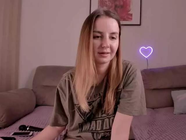 Offline FluffyHat on BongaCams