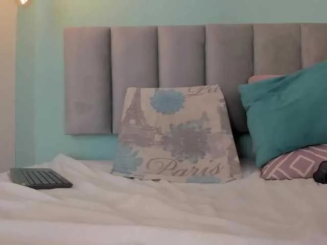 Freechat genesis44u on BongaCams