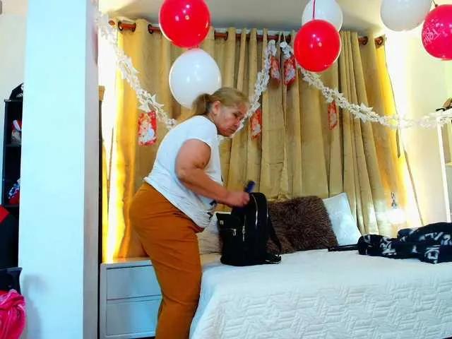 Offline girl-amada on BongaCams