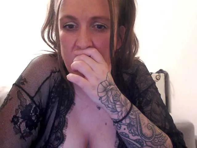 Freechat Harleyslut on BongaCams