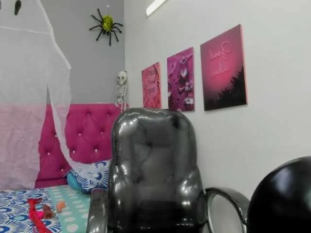 Offline Helen-russo on BongaCams