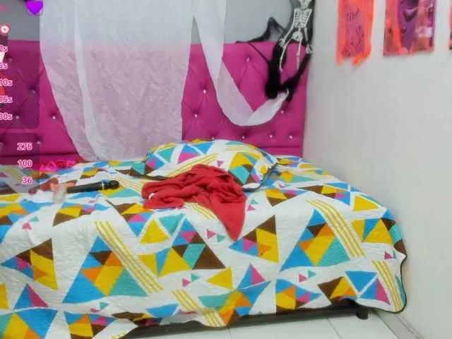 Offline Helen-russo on BongaCams