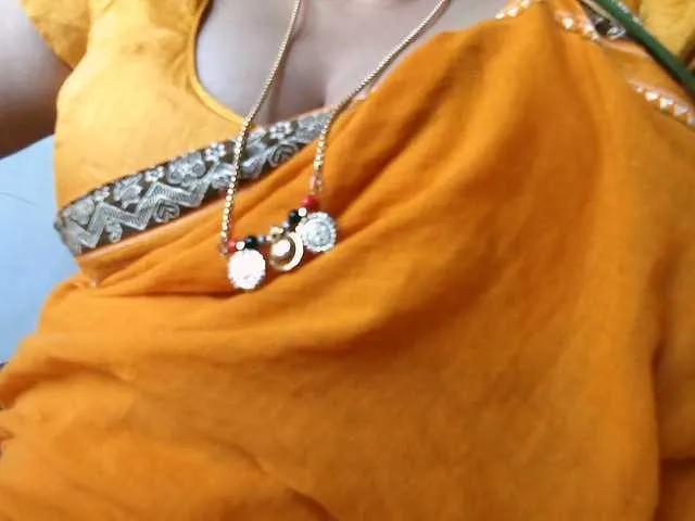 Offline hotpavitra on BongaCams