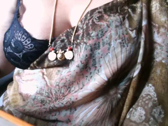 Offline hotpavitra on BongaCams