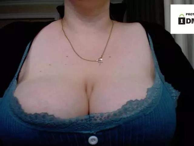 Offline Irishka14 on BongaCams