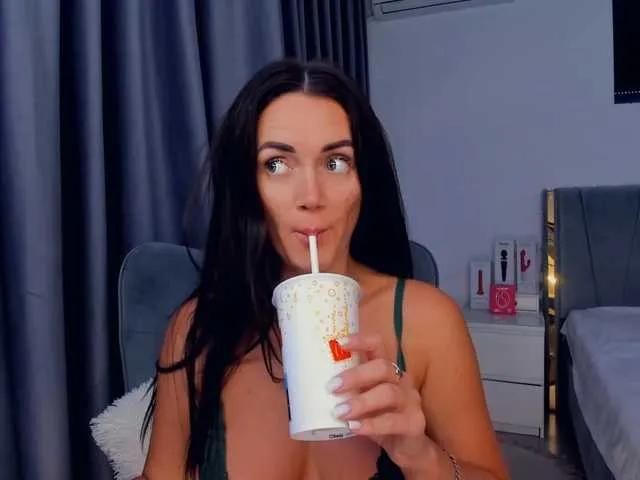 Offline jessykm123 on BongaCams