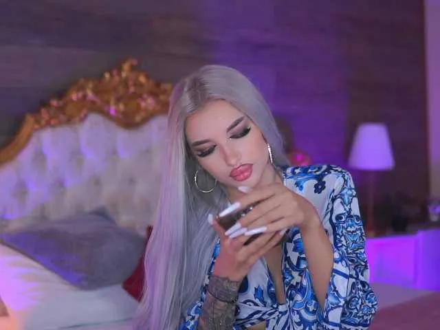 Offline JuicyJessye on BongaCams