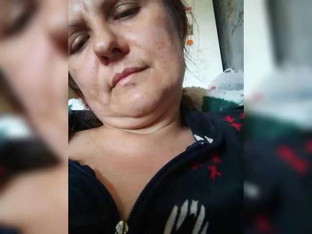 Offline Juli-huston on BongaCams