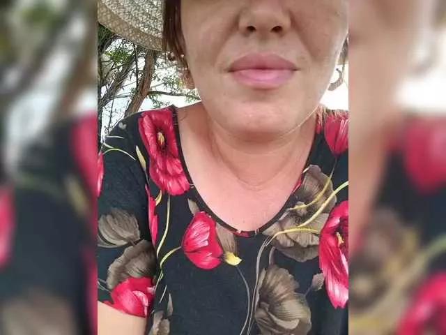 Offline Juliamad on BongaCams