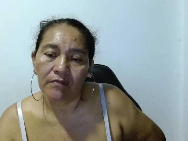 Freechat katiamature on BongaCams