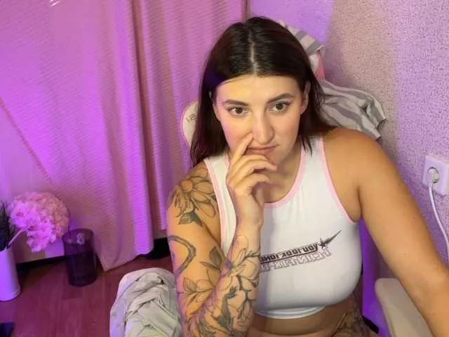 Offline Katrinmiss on BongaCams